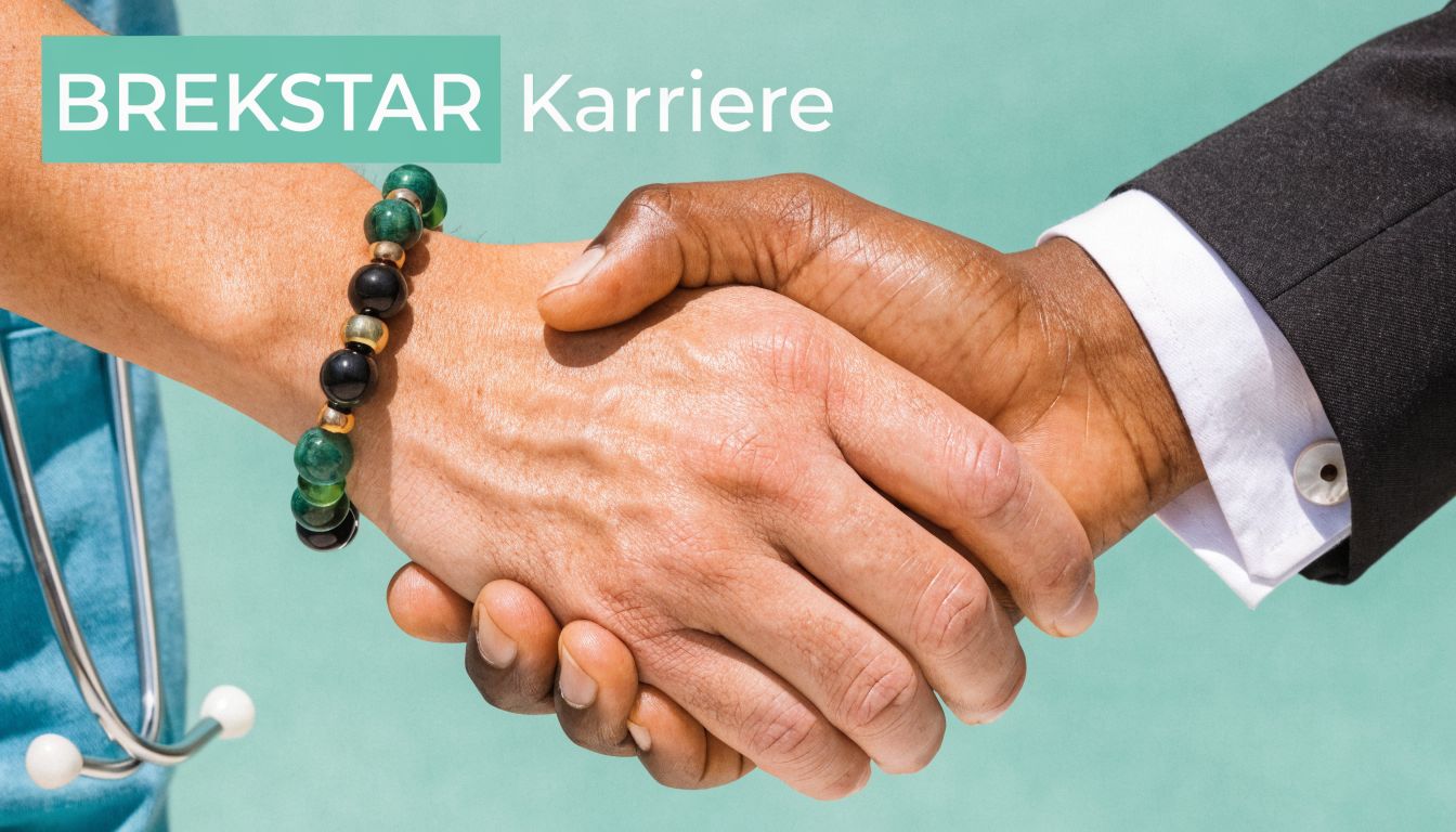 Ein Händedruck zwischen einer Pflegekraft und einer Führungskraft vor einem hellblauen Hintergrund symbolisiert eine erfolgreiche berufliche Zusammenarbeit.