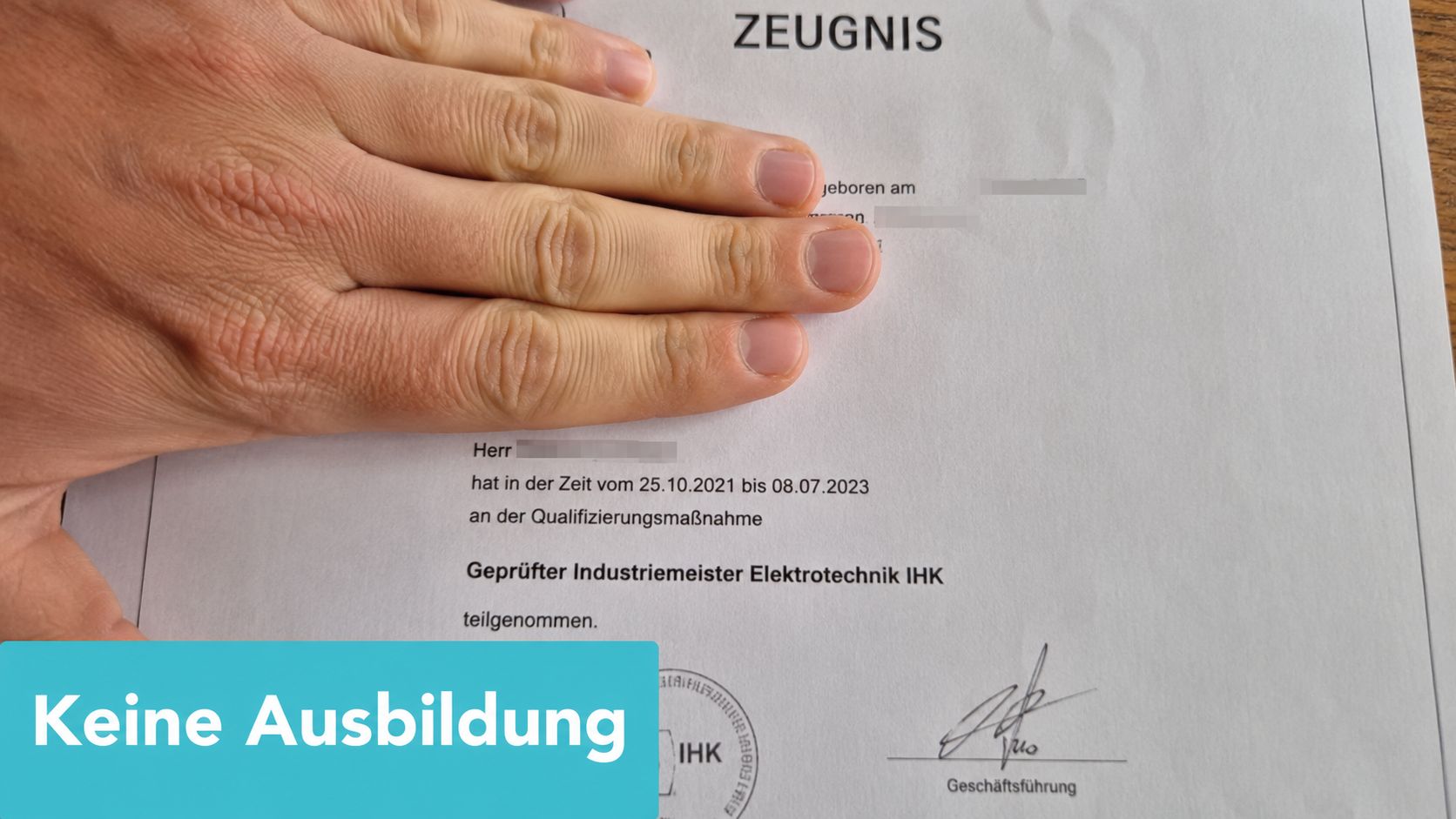 Ein Zeugnis über die Weiterbildung zum Geprüften Industriemeister Elektrotechnik IHK, das eine berufliche Qualifikation bescheinigt.
