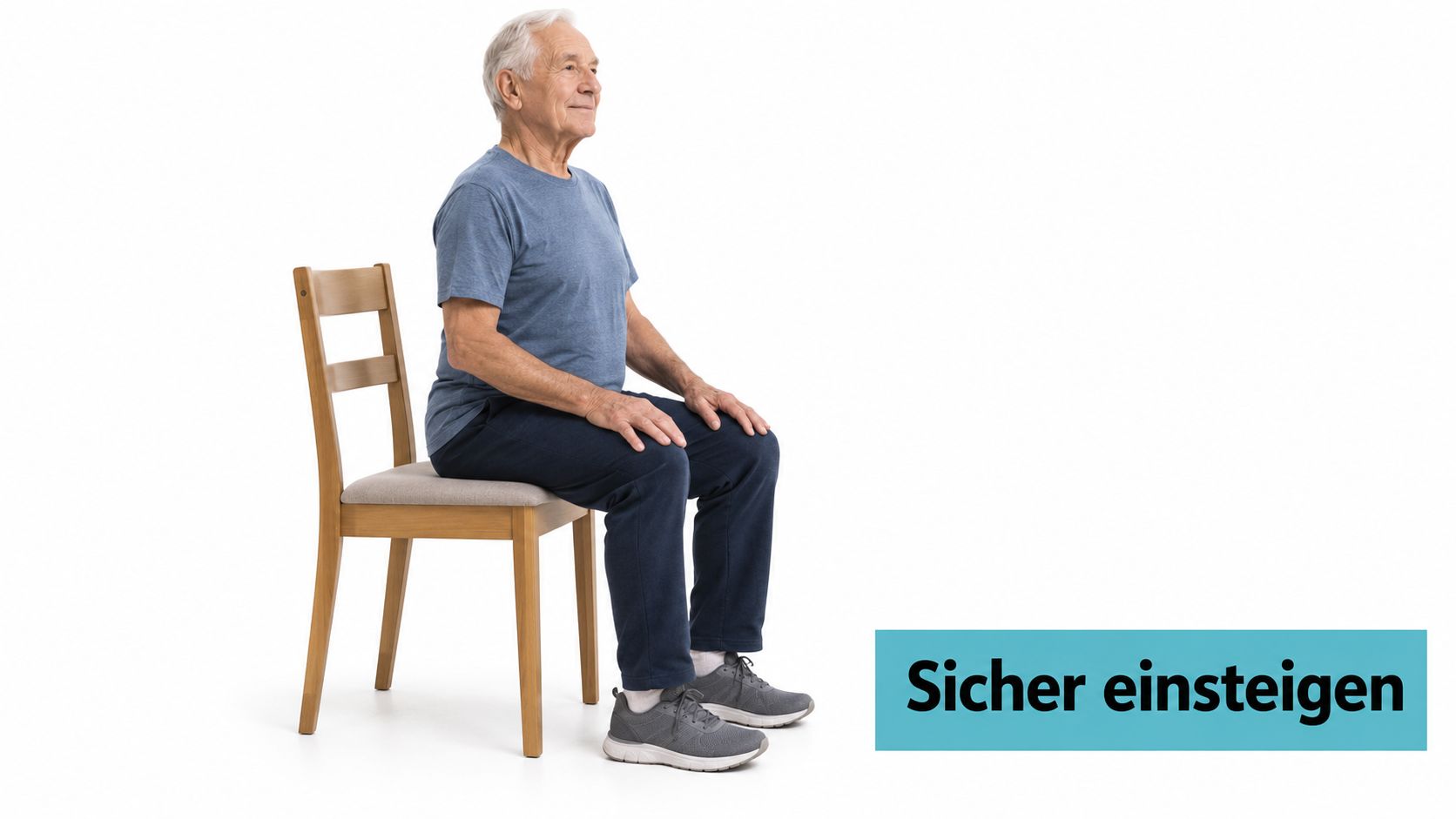 Ein älterer Mann sitzt aufrecht auf einem Holzstuhl während einer Übung für die Lendenwirbelsäule.